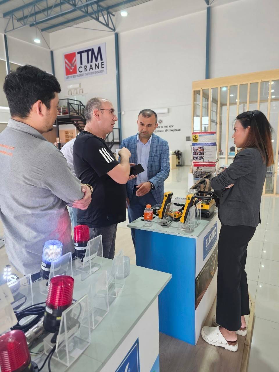 ผู้บริหาร TTMCRANE แลกเปลี่ยนความรู้กับตัวแทนผู้บริหาร